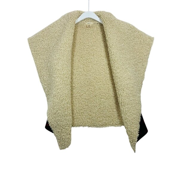 RUYI Sherpa Lined Open Front Plaid Vest One Size - Picture 14 of 16